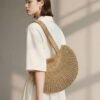 Bolso dorado de verano – ligero, práctico y con estilo