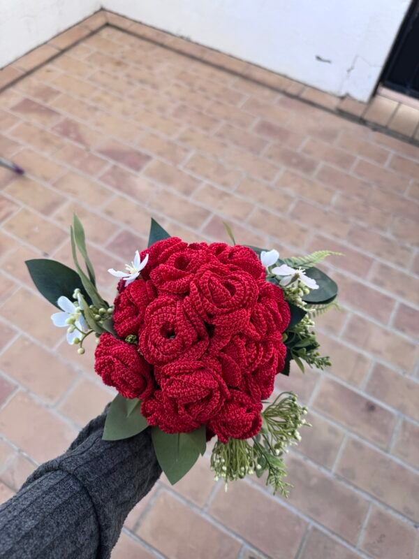 🌹❤️ ¡Un ramo de novia único, hecho con amor y a crochet! ❤️🌹
