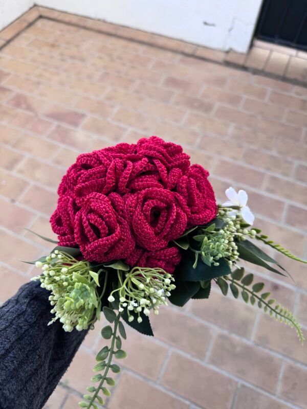 🌹❤️ ¡Un ramo de novia único, hecho con amor y a crochet! ❤️🌹